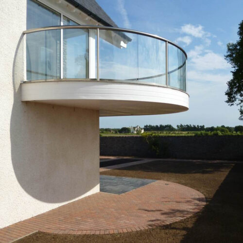 Curved glass balustrade